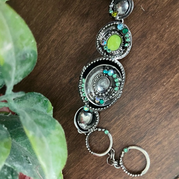 Artistic Sorrelli Vintage Handcrafted Bracelet - Picture 10 of 17